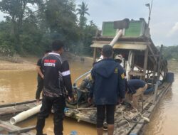 Polsek Cerenti Tertibkan Aktivitas PETI di Sungai Kuantan, Satu Unit Dompeng Dimusnahkan Meski Sempat Dihadang Warga
