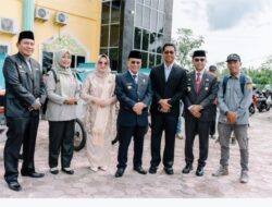 Dorong Hasil Panen Maksimal, Bupati Rohil H. Bistamam Bersama Wabub Jhony Charles Salurkan Bantuan Alsintan OPLAH 2025