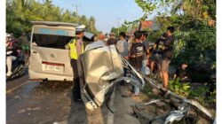 Microsleep Picu Kecelakaan, Dua Kendaraan Bertabrakan dari Arah Berlawanan